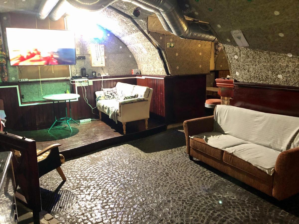 Whole Basement Former Pub 5 For Stag Do Budapeşte Dış mekan fotoğraf
