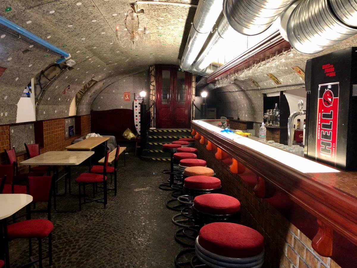 Whole Basement Former Pub 5 For Stag Do Budapeşte Dış mekan fotoğraf